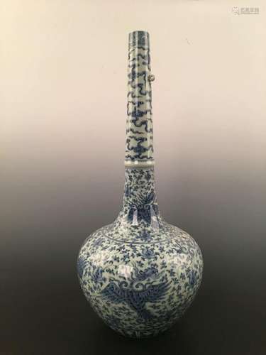 Chinese Blue & White Phoenixes Long Neck Globular Vase