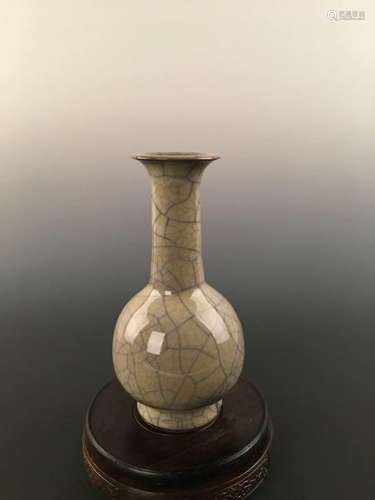 Chinese Guan--Type Porcelain Vase