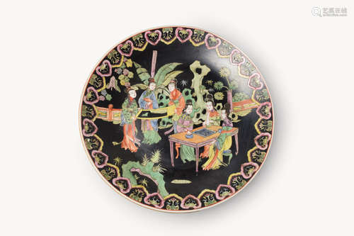 [Chinese] A Large Black Grounded Porcelain Decorative Plate with Story Portrait