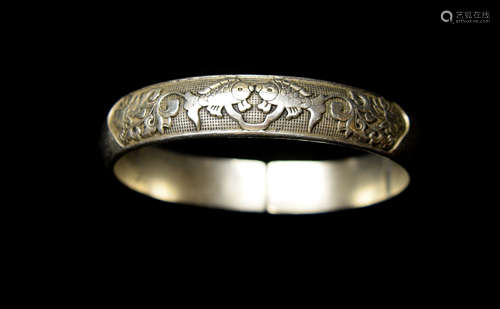 An Old Chinese Silver Bracelet with Character of Prosperity and Longevity