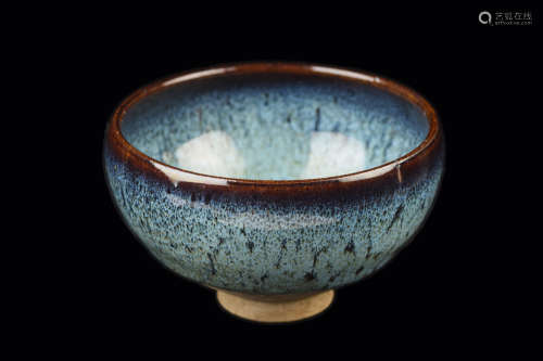 [Chinese] A Song Dynasty Jun Kiln Style Flambe Porcelain Bowl