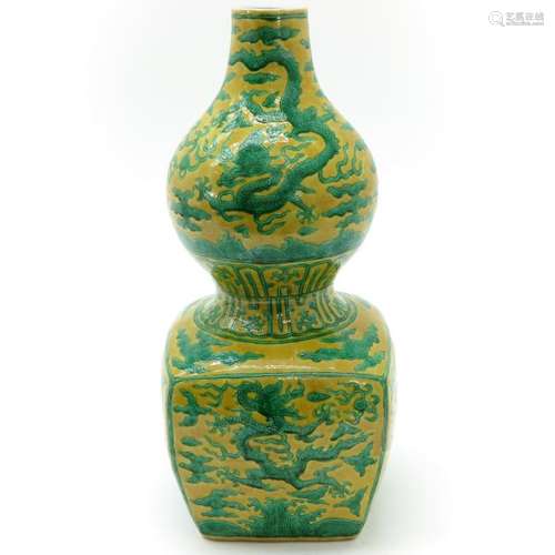 A Yellow and Green Dragon Vase