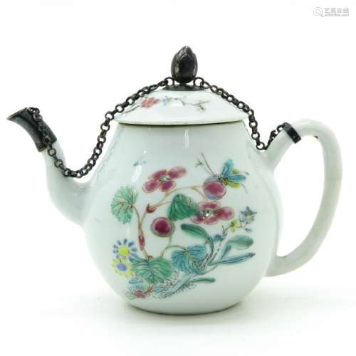 A Famille Rose Decor Teapot