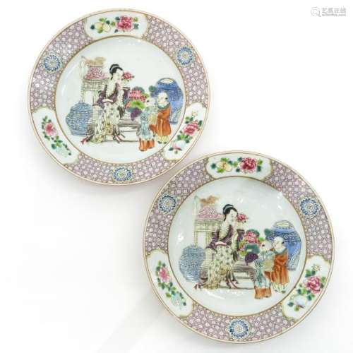A Pair of Famille Rose Ruby Back Decor Plates