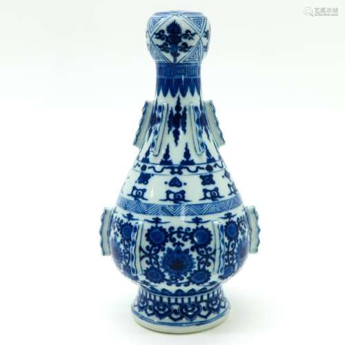 A Blue and White Decor Garlic Mouth Vase