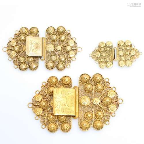 Three South Beveland Gold Clasp