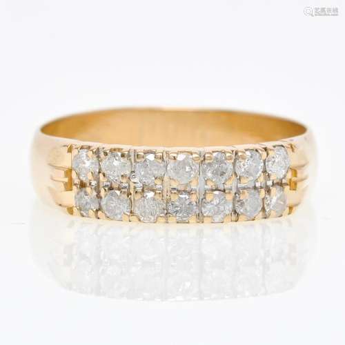 A 14KG Ladies Diamond Ring Approximately 0.50 CTW