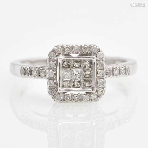 A 14KWG Ladies Diamond Ring Approximately 0.46 CTW