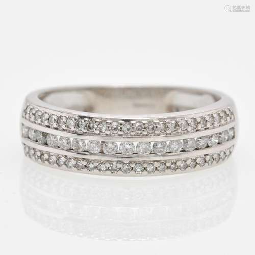 A 9KWG Ladies Diamond Ring Approximately 0.50 CTW