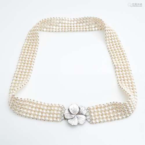 A Five Strand Salt Water Pearl Belt