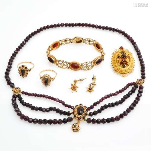 A Beautiful Collection of 14KG Garnet Jewelry