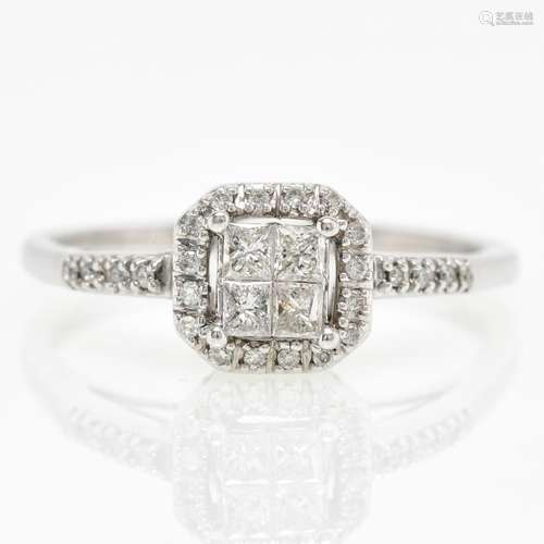 A 10KWG Ladies Diamond Ring Approximately 0.50 CTW