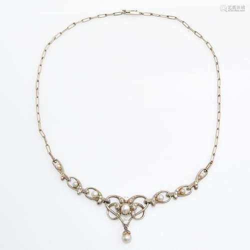 A 14KWG Diamond and Pearl Necklace