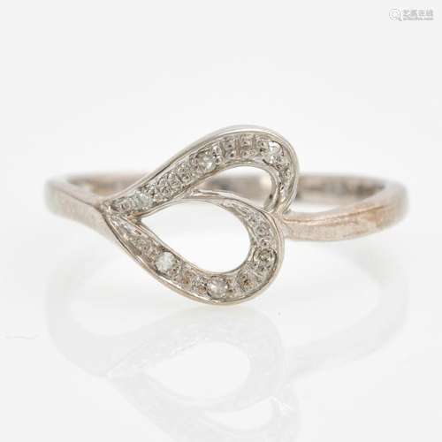 A 9KWG Ladies Diamond Ring