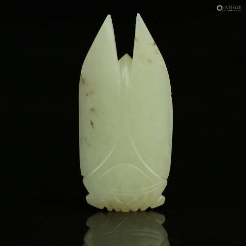 A Chinese Carved Jade Bug
