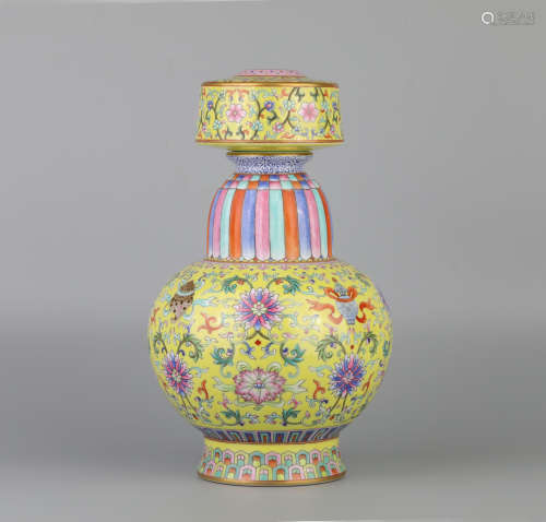 A Chinese Famille-Rose Porcelain Vase