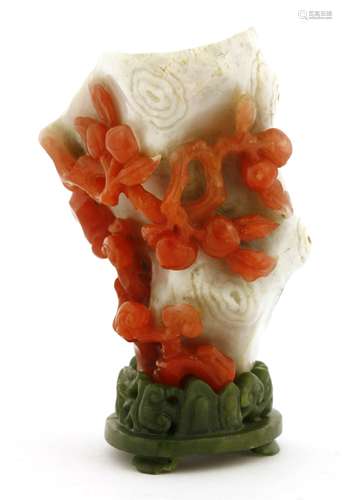 A Chinese agate vase