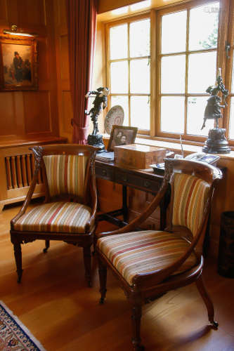 A PAIR OF WILLIAM IV ROSEWOOD SPOON-BACK LIBRARY BERGERES CHAIR 黄檀木软座圈椅 一对