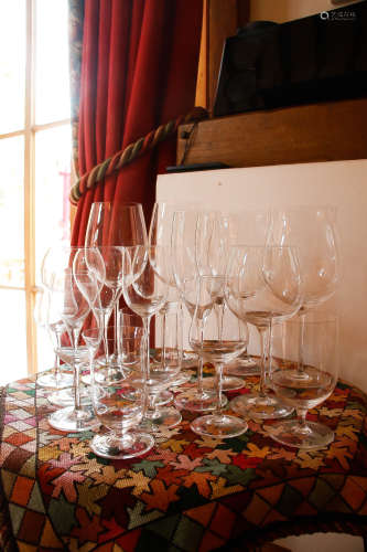10 SET OF WINE GLASSES 10 套超薄玻璃红酒杯 ( 共 119 隻 )
