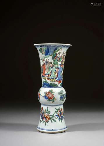 VASE GU EN PORCELAINE WUCAI, Chine, époque Transition, XVIIe siècle