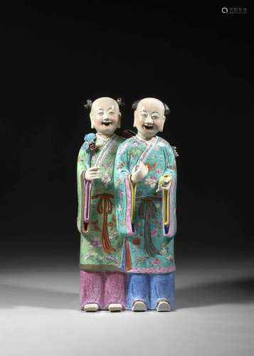 GROUPE DE HOHO EN PORCELAINE FAMILLE ROSE, Chine, dynastie Qing, XIXe siècle