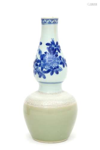 A double gourd vase with celadon glaze and blue & white