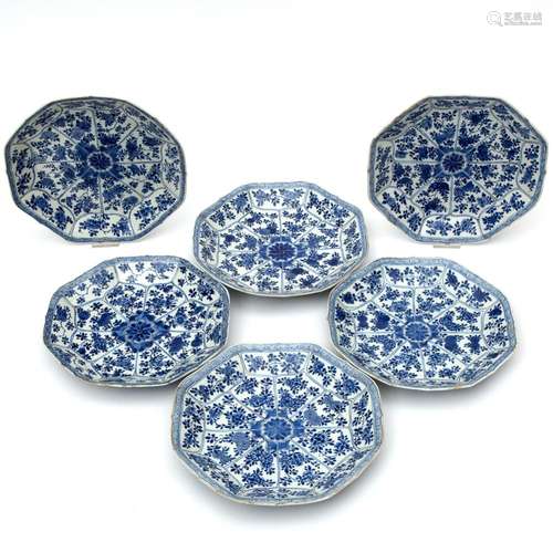 A set of six blue & white octagonal floral plates