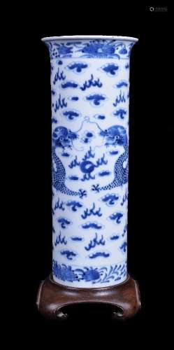 A Chinese blue and white 'dragon vase