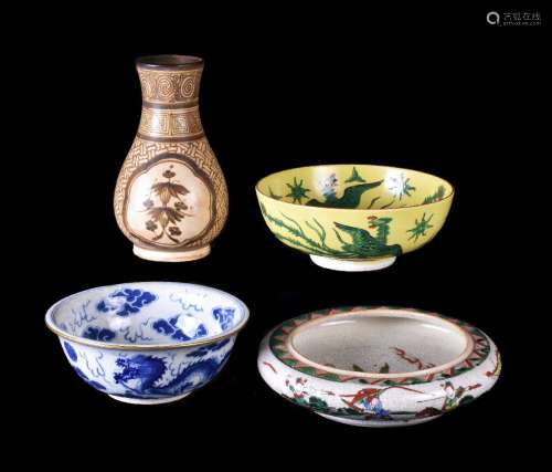 A Chinese 'Famille Verte' bowl