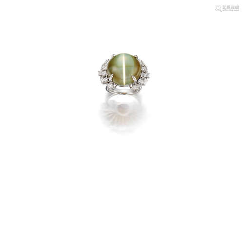 A Cat's Eye Chrysoberyl and Diamond Ring