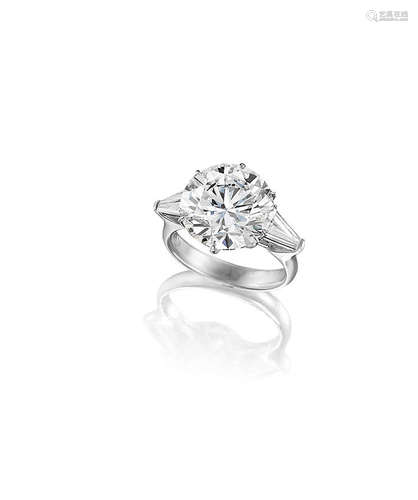 A Diamond Single-Stone Ring