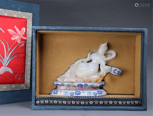 CHINESE WHITE JADE COUCHING GUANYIN