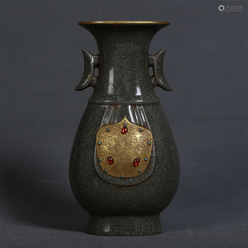 CHINESE PORCELAIN GOLD COVERED RU GLAZE VASE