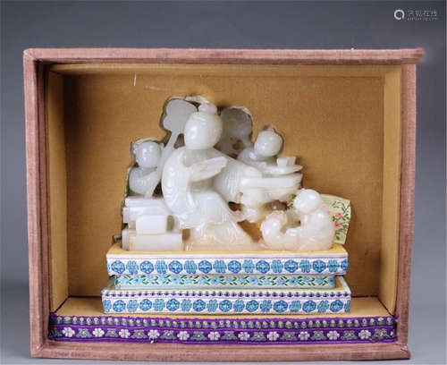 CHINESE WHITE JADE SEATED BEAUTY WITH BOYS