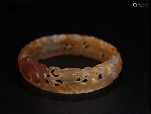 CHINESE AGATE CARVED BANGLE