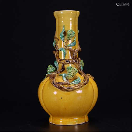 CHINESE PORCELAIN YELLOW GLAZE FLOWER VASE