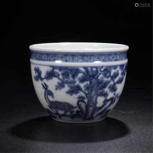 CHINESE PORCELAIN BLUE AND WHITE DEER PINE CUP