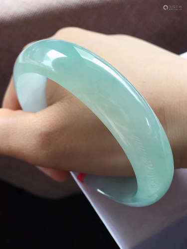 A TOP GRADE GOODS FROM MYANMAR:  JADEITE BANGLE