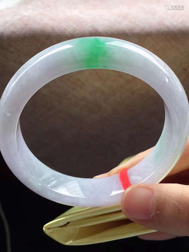 A TOP GRADE GOODS FROM MYANMAR:  JADEITE BANGLE