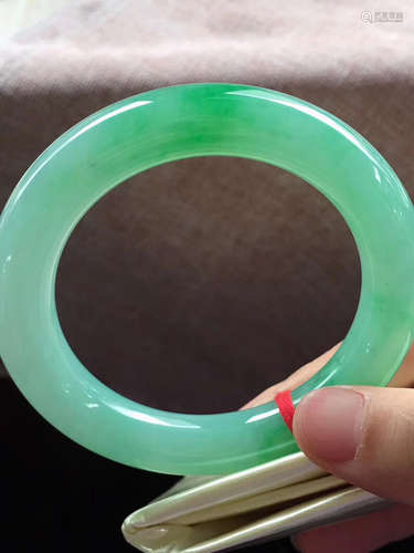 A TOP GRADE GOODS FROM MYANMAR:  JADEITE BANGLE