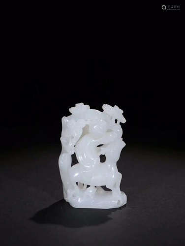 A HETIAN JADE ORNAMENT DEPICTING CHILDREN