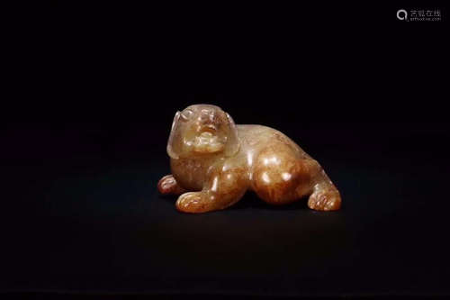 AN OLD JADE BEAR SHAPE ORNAMENT