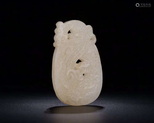 A DRAGON PATTERN BOTH SIDES HETIAN JADE PENDANT