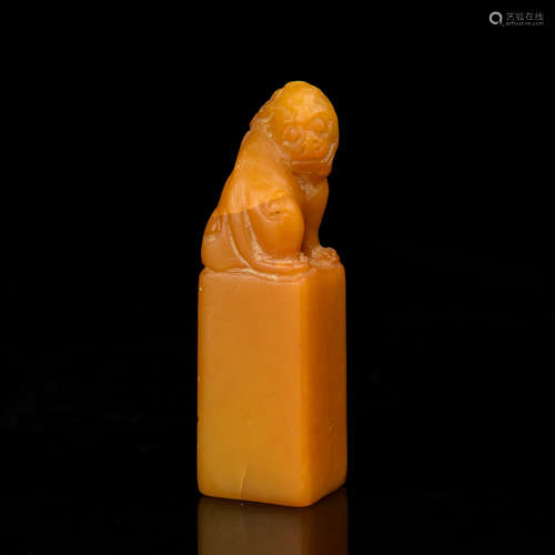 A Chinese Carved Tianhuang Seal