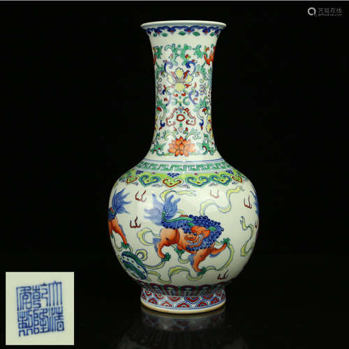 A Chinese Dou-Cai Porcelain Vase