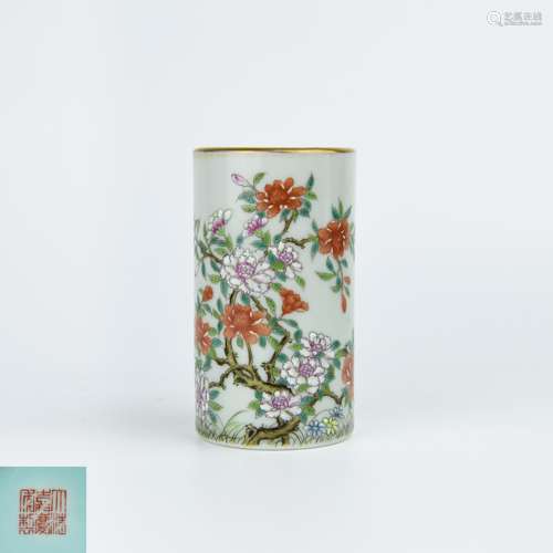 A Chinese Famille-Rose Porcelain Brush Pot