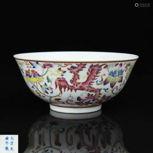 A Chinese Wu-Cai Porcelain Bowl