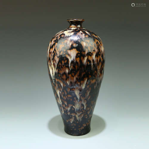 A Chinese Jizhou Porcelain Vase