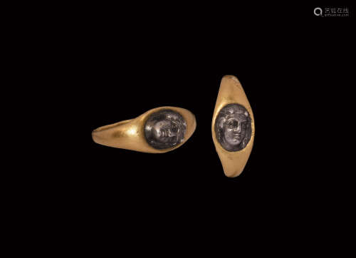 Roman Gold Ring with Silver Bust of Venus