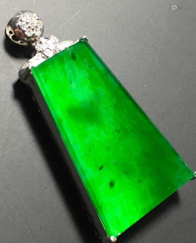 A GREEN JADEITE CARVED PINGAN PENDANT, TYPE A